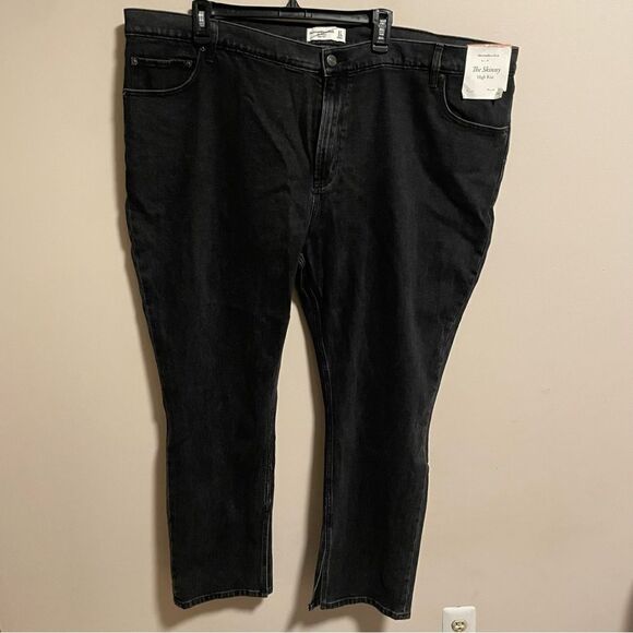 NWT Abercrombie & Fitch Skinny High Rise Jean Black Slit Hem- Size 37 (24S) - Picture 3 of 7